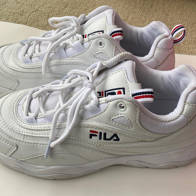 FILA(フィラ)のFILA 厚底 スニーカー　白 レディースの靴/シューズ(スニーカー)の商品写真