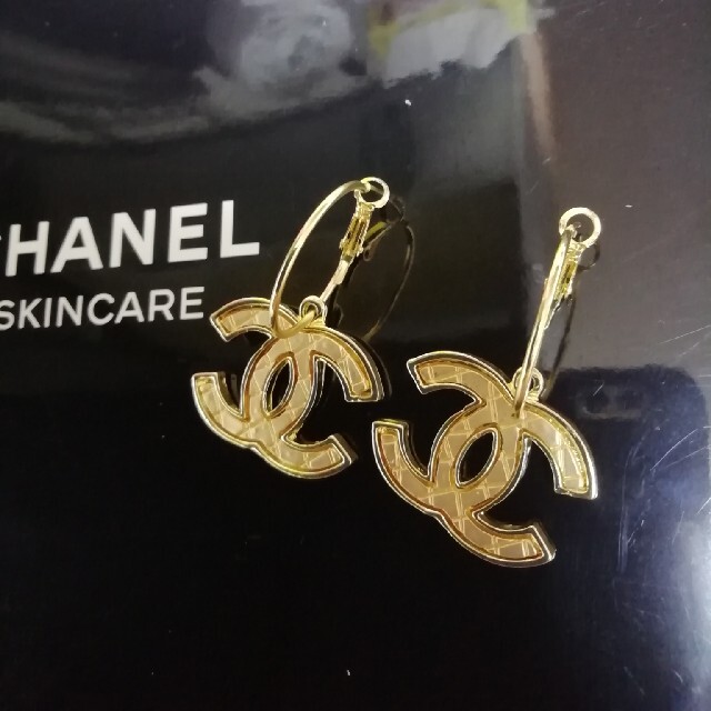 CHANEL(シャネル)のCHANEL　シャネル　ピアス　ノベルティ レディースのアクセサリー(ピアス)の商品写真