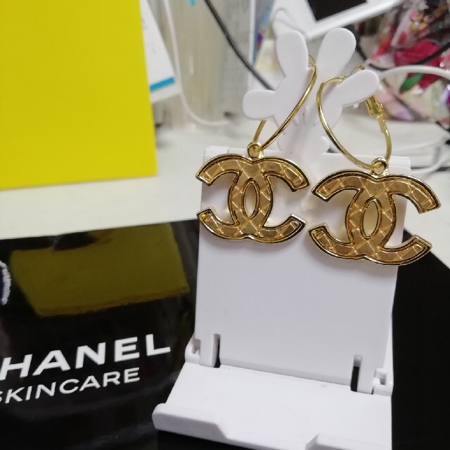 CHANEL(シャネル)のCHANEL　シャネル　ピアス　ノベルティ レディースのアクセサリー(ピアス)の商品写真