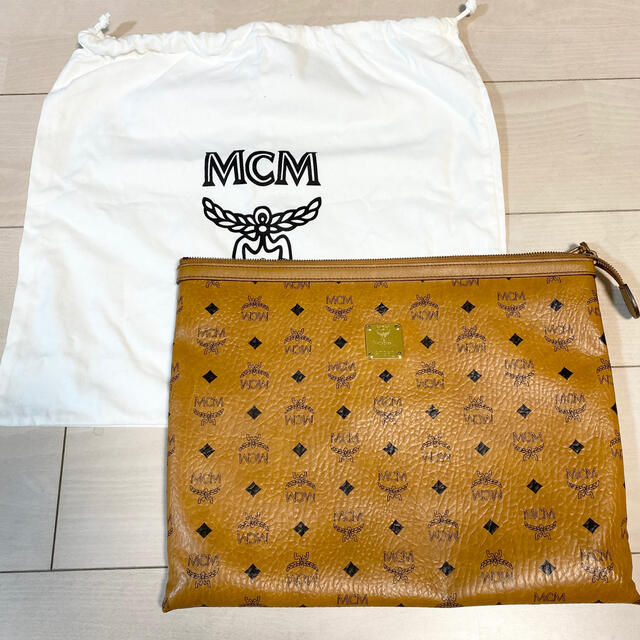 MCM(エムシーエム)のXYZ様専用 MCM クラッチバック Lサイズ メンズのバッグ(セカンドバッグ/クラッチバッグ)の商品写真