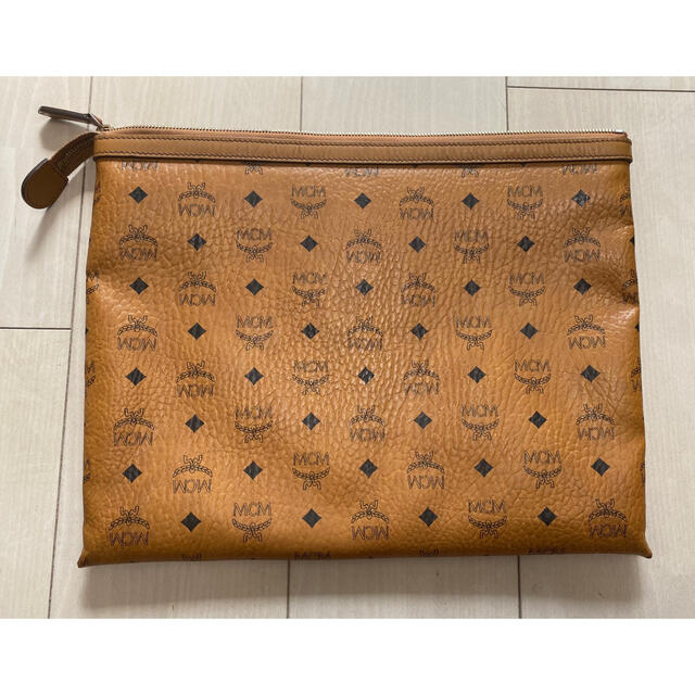 MCM(エムシーエム)のXYZ様専用 MCM クラッチバック Lサイズ メンズのバッグ(セカンドバッグ/クラッチバッグ)の商品写真