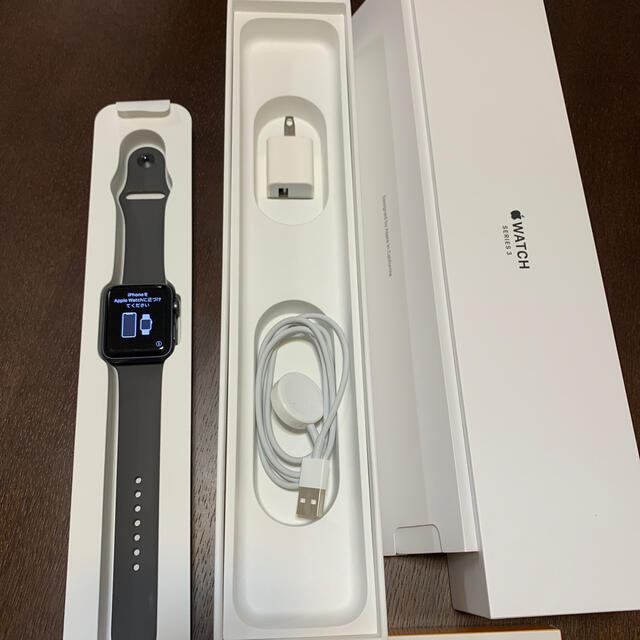 アップルウォッチシリーズ3スペースグレーアルミニウム42mm おまけ付き-