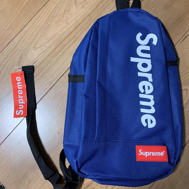 お値下げ中！supreme シュプリーム　新品未使用　ウェストポーチ　バッグ メンズのバッグ(ウエストポーチ)の商品写真