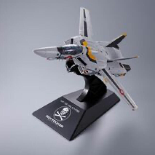 macros(マクロス)の未開封　初回限定版 VF-1Sバルキリー　ロイ・フォッカースペシャル エンタメ/ホビーのおもちゃ/ぬいぐるみ(模型/プラモデル)の商品写真