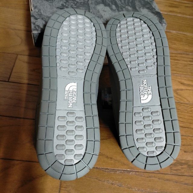 THE NORTH FACE(ザノースフェイス)のノースフェイス NUPTSE BOOTIE WP VI SHORT・グレー・23 レディースの靴/シューズ(ブーツ)の商品写真