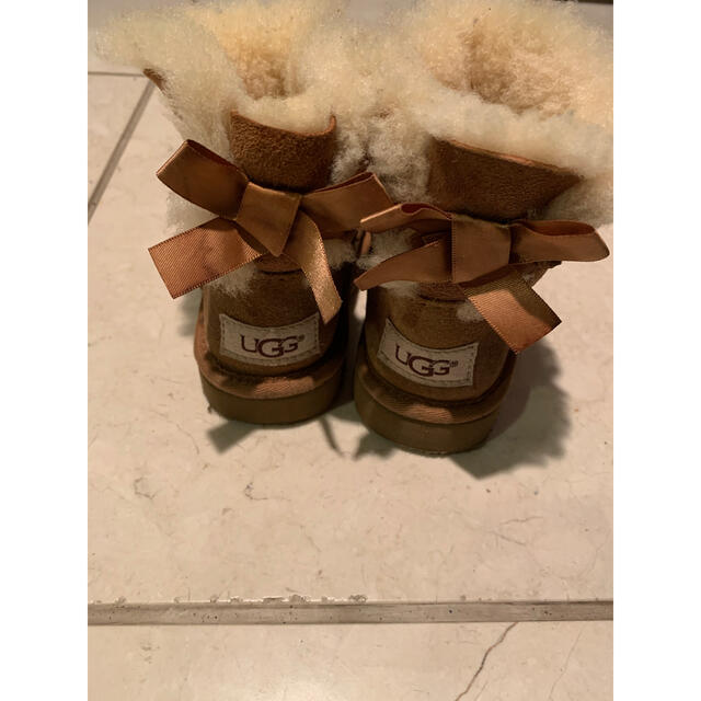 UGG(アグ)のugg ブーツ キッズ/ベビー/マタニティのキッズ靴/シューズ(15cm~)(ブーツ)の商品写真