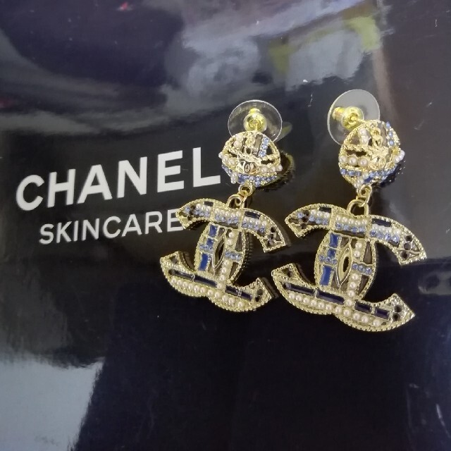 CHANEL(シャネル)のCHANEL　シャネル　ピアス　ノベルティ レディースのアクセサリー(ピアス)の商品写真