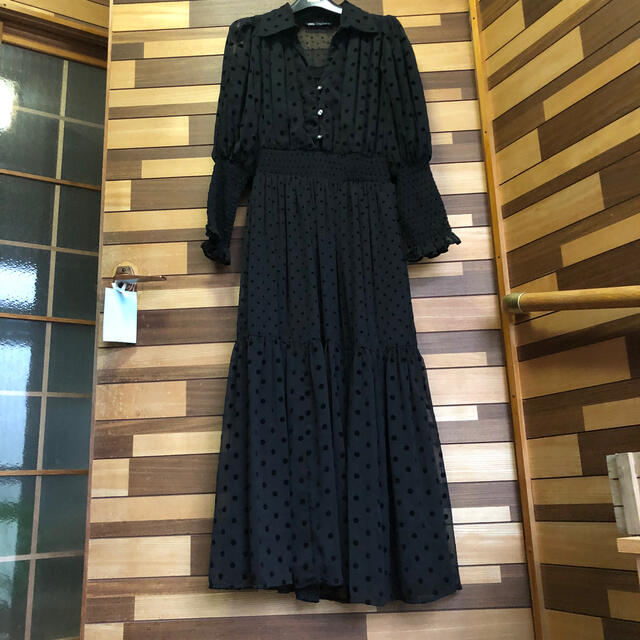 完売品 ZARA スイスドット柄ミディ丈ワンピース レース 1 水玉 黒 完売品 ZARA スイスドット柄ミディ丈ワンピース レース 1 水玉 黒