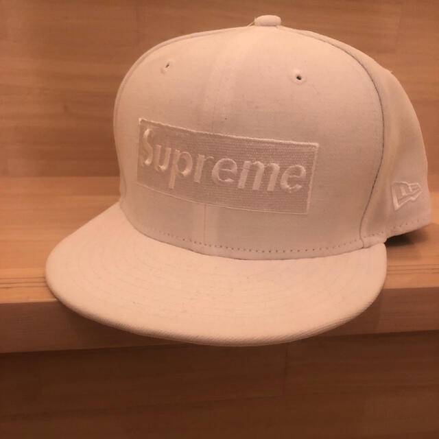 Supreme(シュプリーム)の14aw supreme tonal  boxlogo newera cap メンズの帽子(キャップ)の商品写真