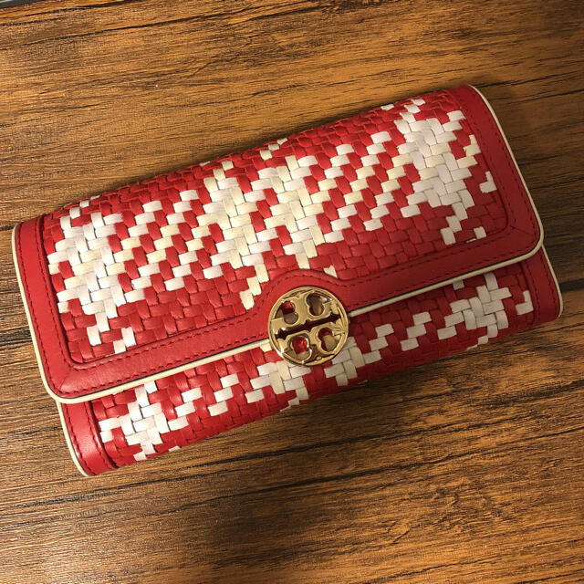 Tory Burch(トリーバーチ)のトリーバーチ　Tory Burch 牛革　長財布 レディースのファッション小物(財布)の商品写真