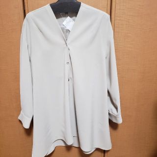 アンタイトル(UNTITLED)のきき様専用　新品　UNTITLED　ブラウス(シャツ/ブラウス(長袖/七分))