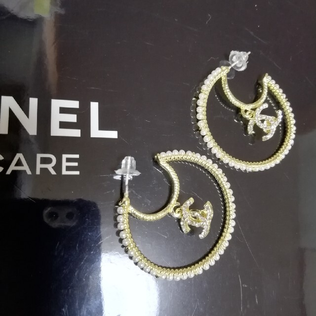 CHANEL(シャネル)のCHANEL　シャネル　ピアス　ノベルティ レディースのアクセサリー(ピアス)の商品写真