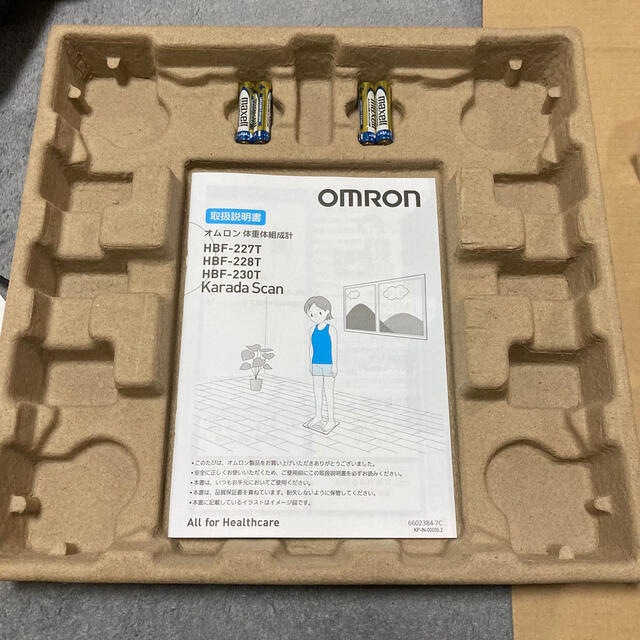 OMRON(オムロン)の未使用 OMRON 体重体組成計HBF-228T-SW カラダスキャン スマホ/家電/カメラの美容/健康(体重計/体脂肪計)の商品写真