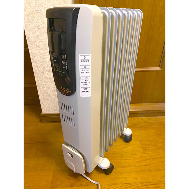 DeLonghi(デロンギ)のデロンギ　オイルヒーター　khd410812-bk スマホ/家電/カメラの冷暖房/空調(オイルヒーター)の商品写真