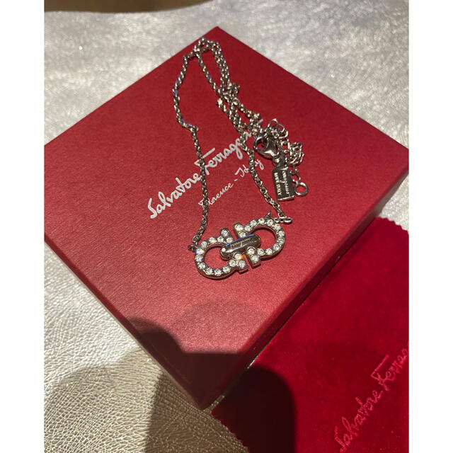 Salvatore Ferragamo(サルヴァトーレフェラガモ)のSalvatore Ferragamo　ネックレス　新品 レディースのアクセサリー(ネックレス)の商品写真