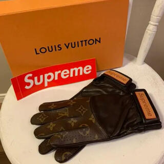ルイヴィトン(LOUIS VUITTON)のLVLV様専用▪︎シュプリームコラボ　手袋　LV(手袋)