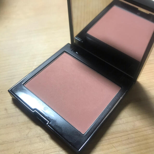 laura mercier(ローラメルシエ)のローラメルシエ　ブラッシュカラーインフュージョン　06チャイ コスメ/美容のベースメイク/化粧品(チーク)の商品写真