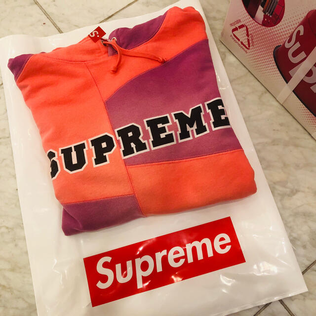 Supreme(シュプリーム)のXL Supreme Patchwork Hooded Sweatshirt メンズのトップス(パーカー)の商品写真