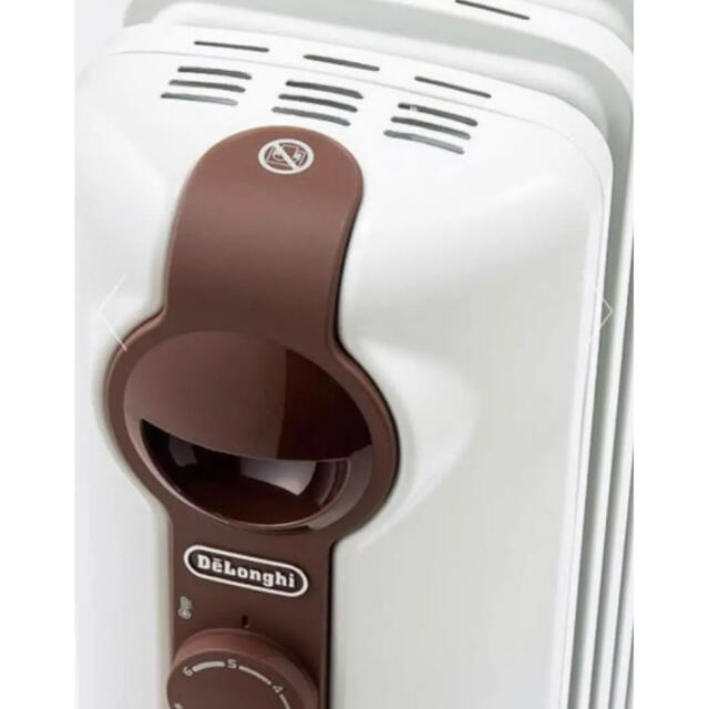 DeLonghi(デロンギ)のDeLonghi/デロンギ オイルヒーター L字フィン（専用トップハンガー付き） スマホ/家電/カメラの冷暖房/空調(オイルヒーター)の商品写真