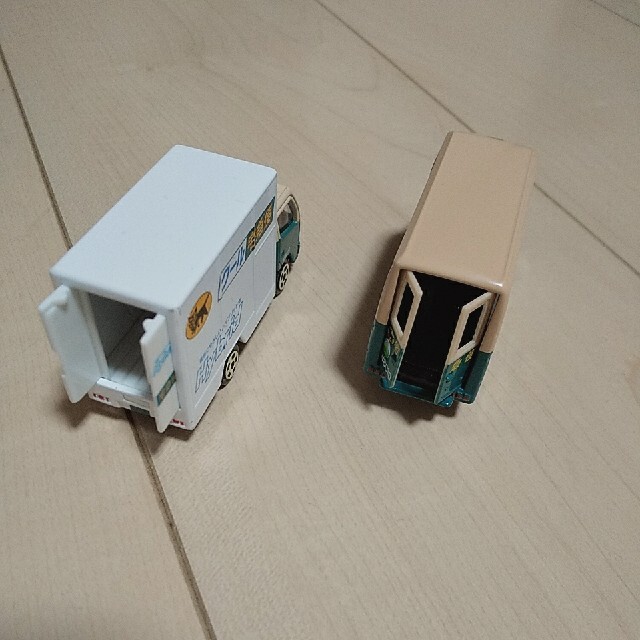 クロネコヤマト ミニカー 2台セット エンタメ/ホビーのおもちゃ/ぬいぐるみ(ミニカー)の商品写真