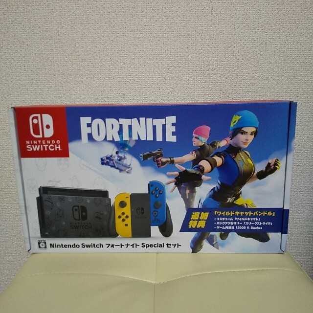 [新品]任天堂スイッチ本体 フォートナイト&あつまれどうぶつの森