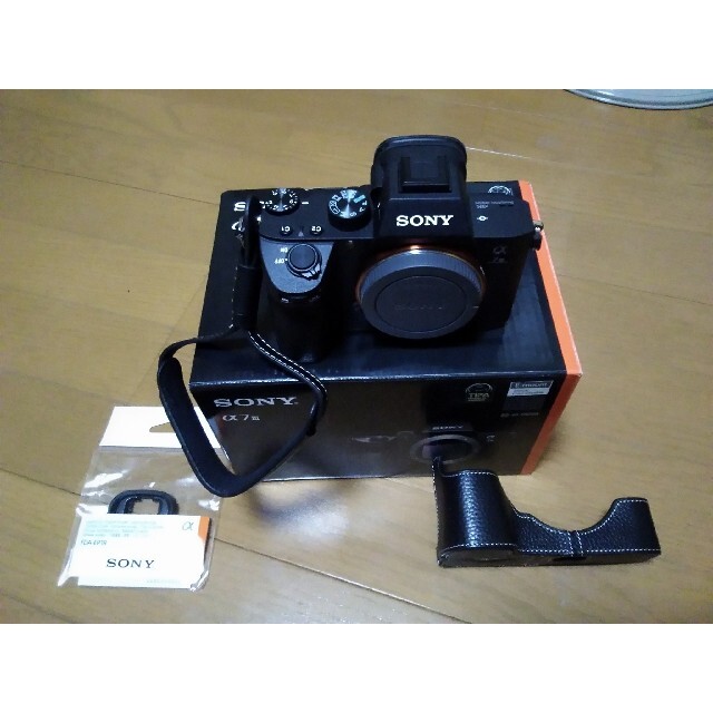 カメラ美品　SONY　α7III ボディ　おまけ付き