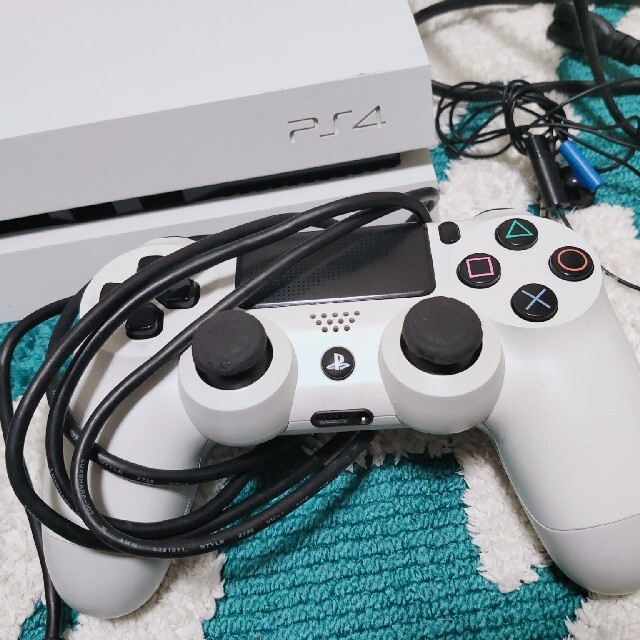 PlayStation4(プレイステーション4)のPlayStation4 本体 CUH-1100AB02　ps4 エンタメ/ホビーのゲームソフト/ゲーム機本体(家庭用ゲーム機本体)の商品写真