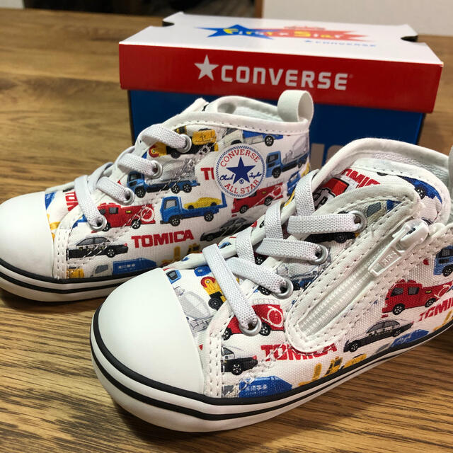 CONVERSE(コンバース)の【新品未使用】トミカ50周年コラボスニーカー　コンバースオールスター キッズ/ベビー/マタニティのキッズ靴/シューズ(15cm~)(スニーカー)の商品写真