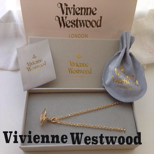 Vivienne Westwood - Vivienneオーブネックレス