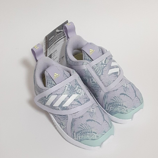 adidas(アディダス)のadidas キッズスニーカー キッズ/ベビー/マタニティのキッズ靴/シューズ(15cm~)(スニーカー)の商品写真