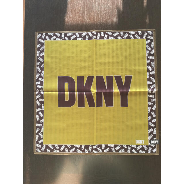 DKNY(ダナキャランニューヨーク)のDKNY 大判ハンカチ4枚セット レディースのファッション小物(ハンカチ)の商品写真