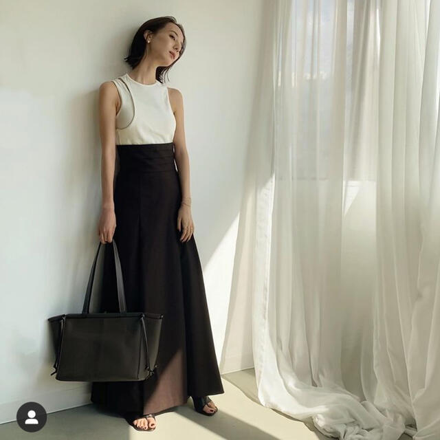 ZARA(ザラ)の新品lourenローレンpleatsflarelongskirtフレアスカートS レディースのスカート(ロングスカート)の商品写真