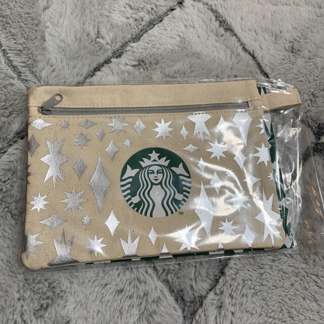 Starbucks Coffee(スターバックスコーヒー)のいちご様専用スターバックス ホリデーポーチ2020 シルバー エンタメ/ホビーのコレクション(ノベルティグッズ)の商品写真