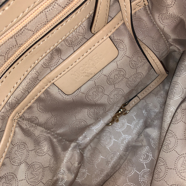 Michael Kors(マイケルコース)の中古　マイケルコース　バッグ　ブラウン レディースのバッグ(ショルダーバッグ)の商品写真
