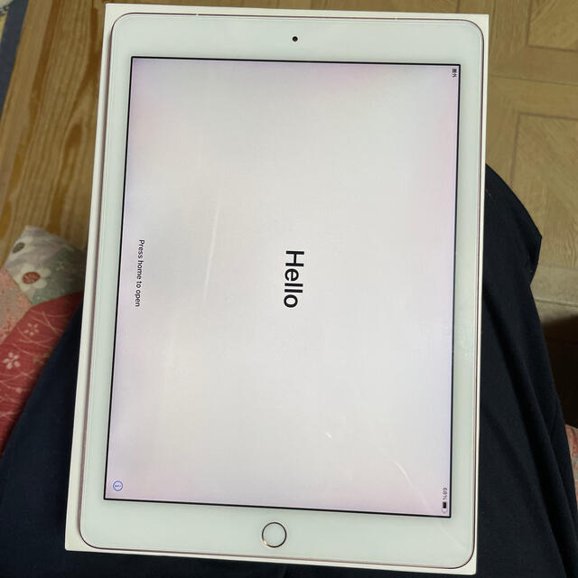 Apple(アップル)のiPad Pro 32GB 9.7インチ　SIMフリー スマホ/家電/カメラのPC/タブレット(タブレット)の商品写真