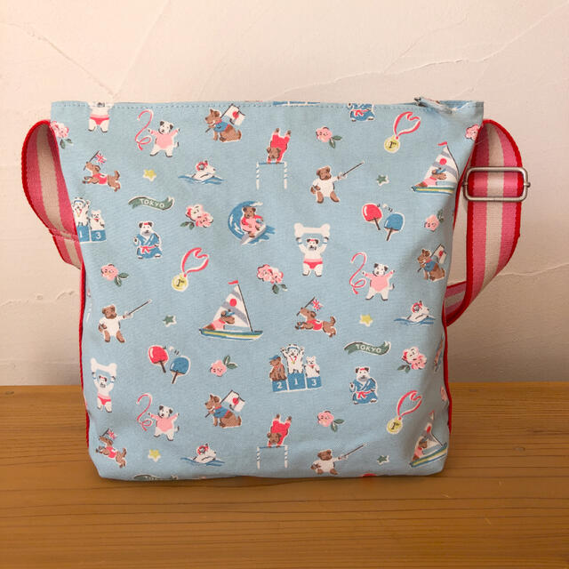 Cath Kidston(キャスキッドソン)のキャスキッドソン ショルダー バッグ　ドッグ 東京オリンピック レディースのバッグ(ショルダーバッグ)の商品写真