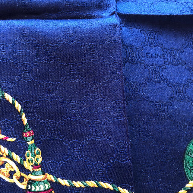 celine(セリーヌ)のセリーヌマカダム 大判ハンカチ　スカーフ 未使用品 レディースのファッション小物(バンダナ/スカーフ)の商品写真