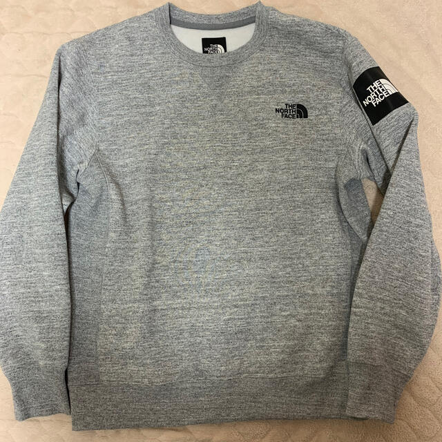 THE NORTH FACE(ザノースフェイス)の【美品】ノースフェイス　トレーナー　スクエアロゴクルーネック メンズのトップス(スウェット)の商品写真