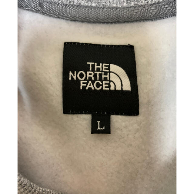 THE NORTH FACE(ザノースフェイス)の【美品】ノースフェイス　トレーナー　スクエアロゴクルーネック メンズのトップス(スウェット)の商品写真