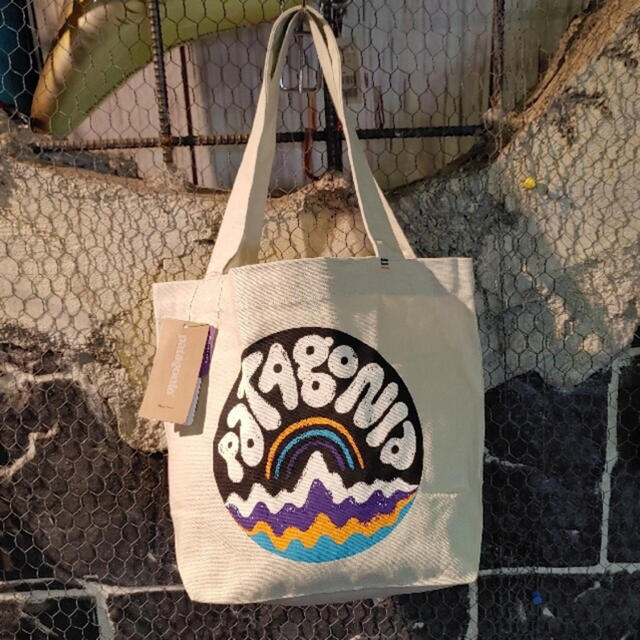 patagonia(パタゴニア)の新品 タグ付き Patagonia パタゴニア ミニトート コットン レディースのバッグ(トートバッグ)の商品写真
