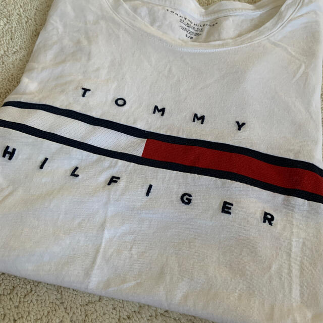 TOMMY HILFIGER(トミーヒルフィガー)のTOMMY HILFIGER レディースのトップス(Tシャツ(半袖/袖なし))の商品写真