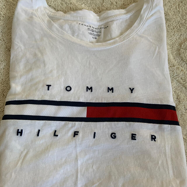 TOMMY HILFIGER(トミーヒルフィガー)のTOMMY HILFIGER レディースのトップス(Tシャツ(半袖/袖なし))の商品写真