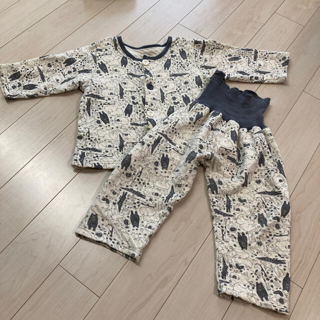 futafuta(フタフタ)のfuta futa  パジャマ　95 キッズ/ベビー/マタニティのキッズ服男の子用(90cm~)(パジャマ)の商品写真