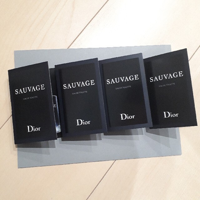 Dior(ディオール)のDior　ディオール　ソヴァージュ　1ml×4 コスメ/美容の香水(その他)の商品写真