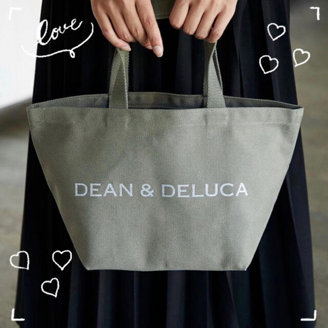 DEAN & DELUCA(ディーンアンドデルーカ)のDEAN & DELUCA チャリティー トートバッグ オリーブ Sサイズ 🎵 レディースのバッグ(トートバッグ)の商品写真