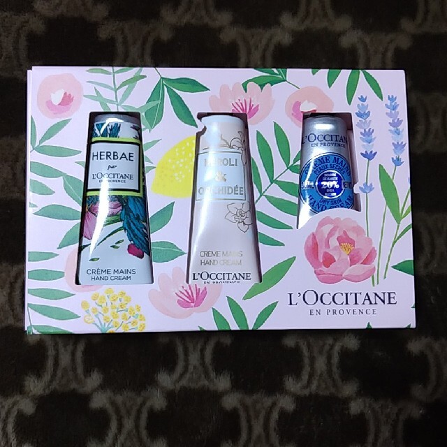 L'OCCITANE(ロクシタン)のLOCCITANE ハンドクリームセット コスメ/美容のボディケア(ハンドクリーム)の商品写真