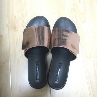 ザラ(ZARA)のZARA サンダル(サンダル)