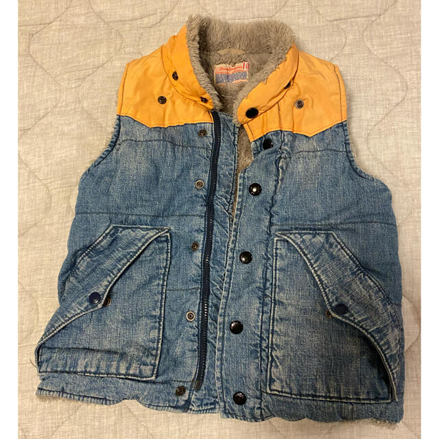 DENIM DUNGAREE(デニムダンガリー)の最終値下げ　美品　デニム&ダンガリー　ベスト　120 キッズ/ベビー/マタニティのキッズ服男の子用(90cm~)(ジャケット/上着)の商品写真