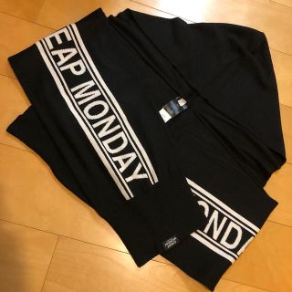 チープマンデー(CHEAP MONDAY)のCHEAP MONDAY フード付きマフラー　未使用品(マフラー)