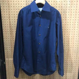 ヴィヴィアンウエストウッド(Vivienne Westwood)の中古美品　ヴィヴィアン　ウエストウッドワイシャツ　男女兼用　送料無料(シャツ)